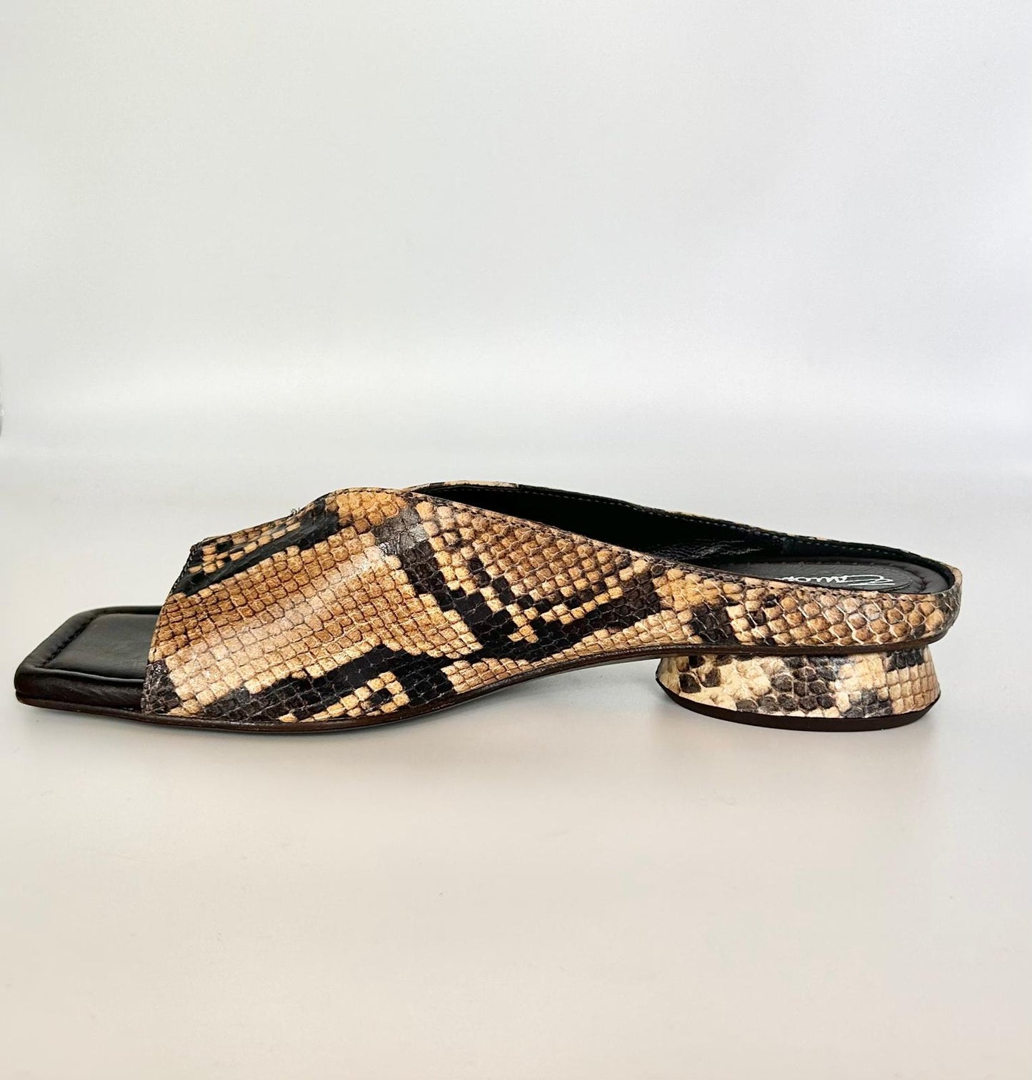 26011 PITONE BUTTERFLY