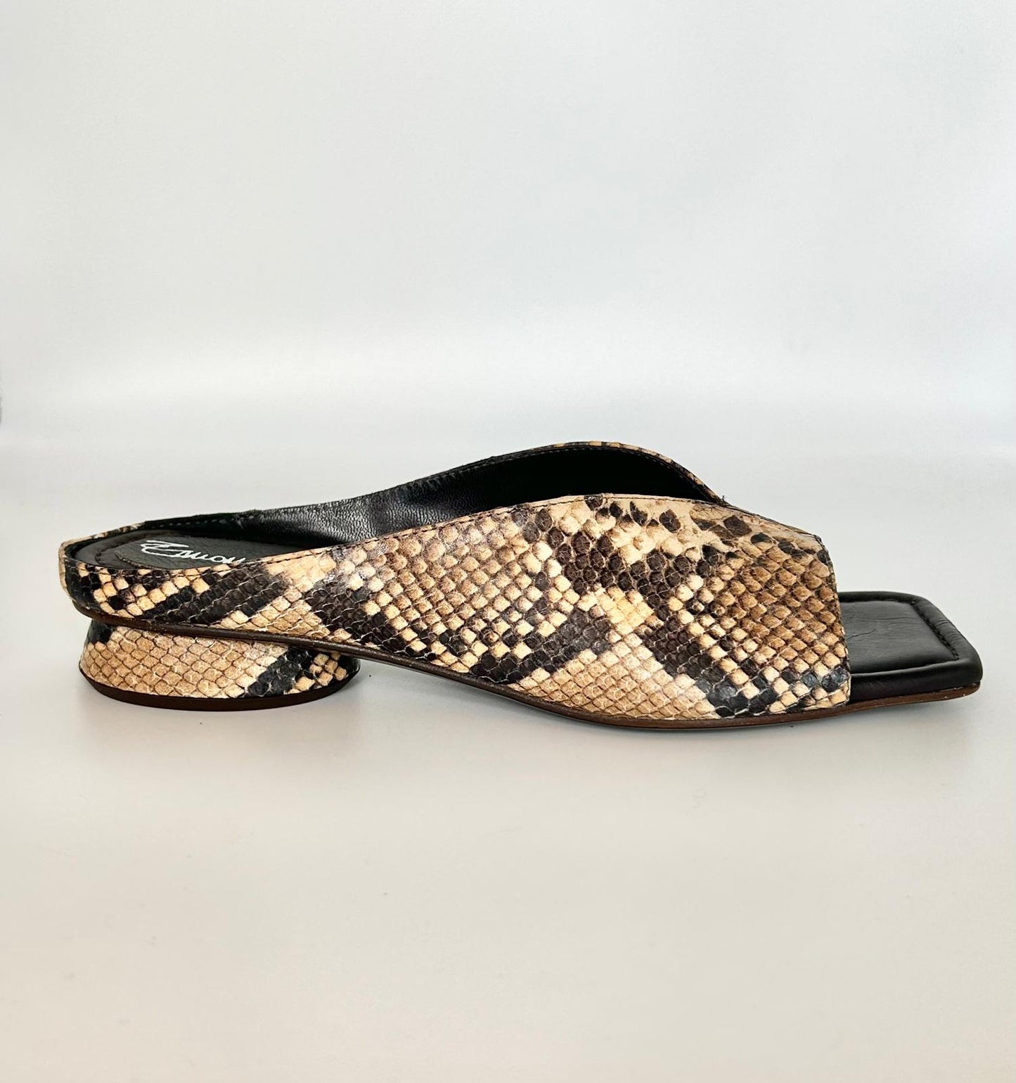 26011 PITONE BUTTERFLY