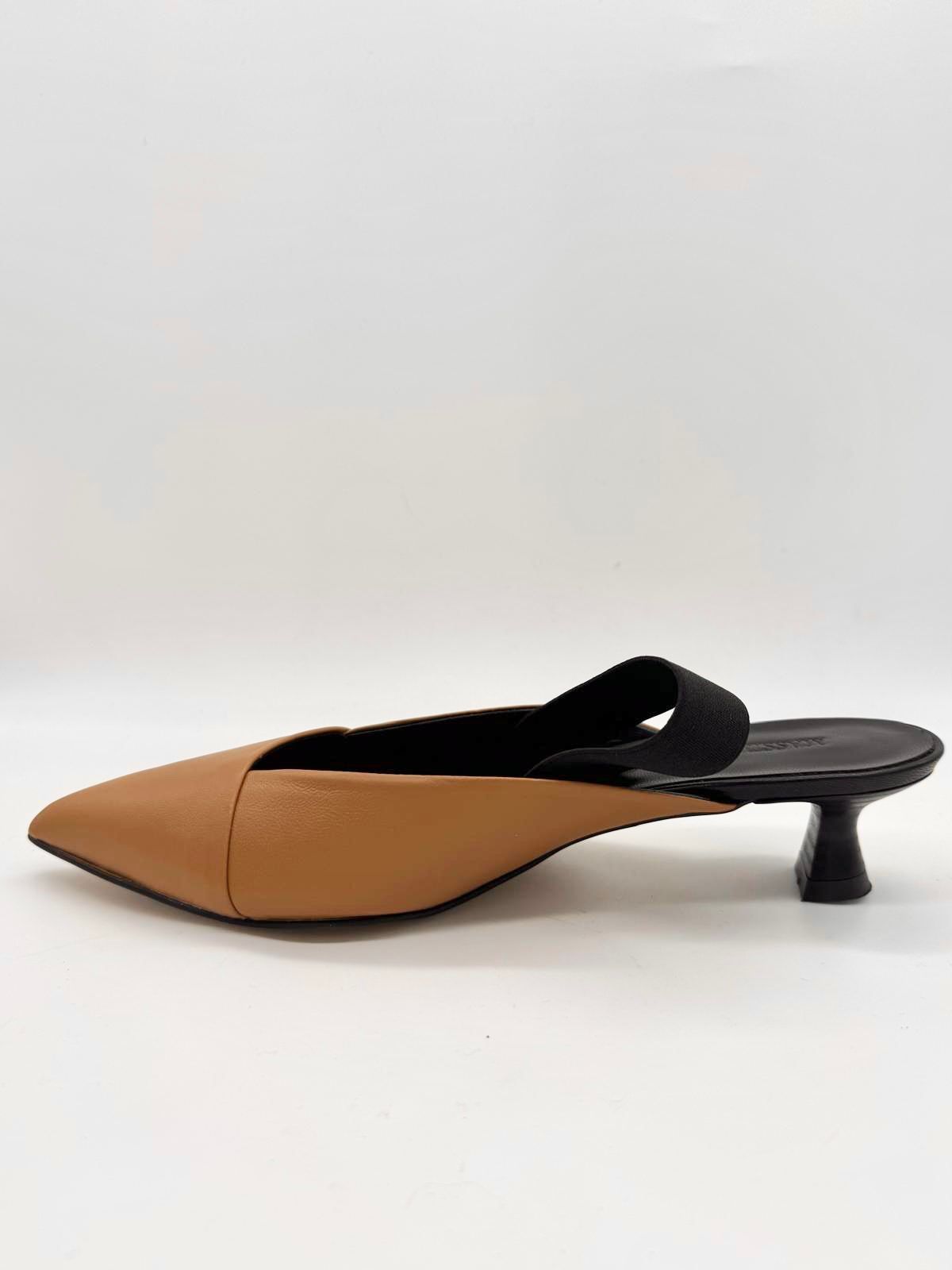 832-24 CHANEL CUOIO